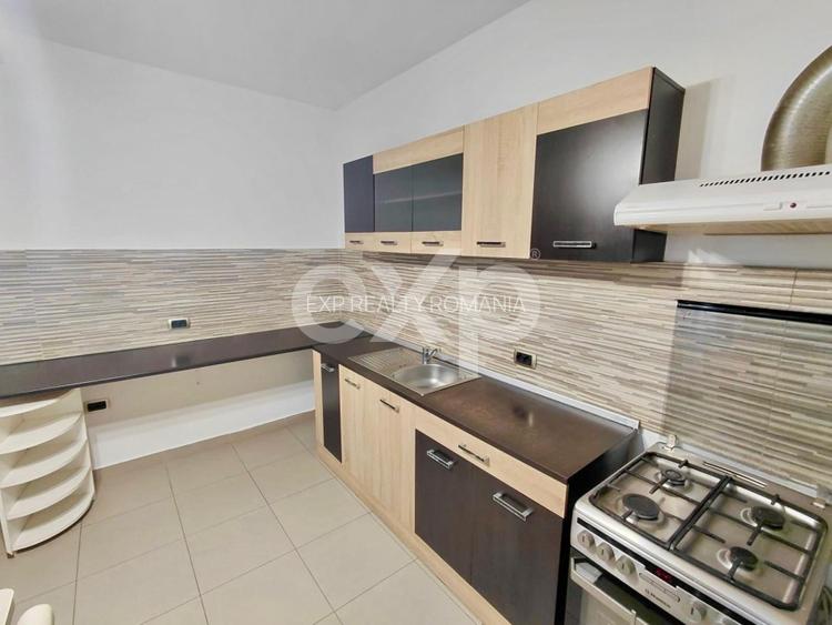 Apartament de închiriat – 4 camere, decomandat – Tractorul - 120 mp. - 3