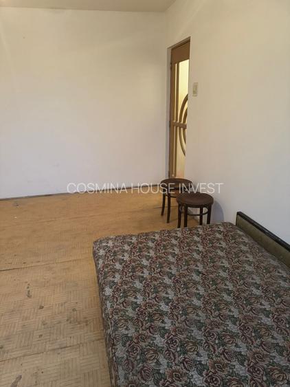 Zona Lamaita, se vinde apartament nedecomandat ,doua  camere pret 38000 euro - 3