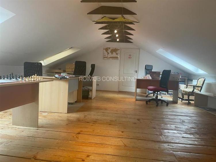 Mansarda primitoare, open space 153 mp, intr-o cladire de birouri, curte - 6