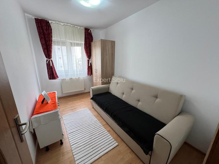 INCHIRIEZ apartament 3 camere ,zona Vasile Aaron - 6