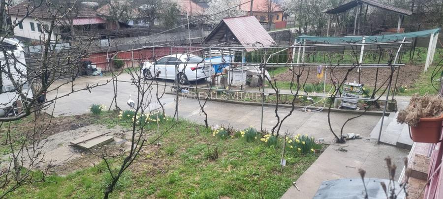 Casă P+M cu 1.558 mp teren, livadă și garaj | Barza, Gorj Comision 0% - 17