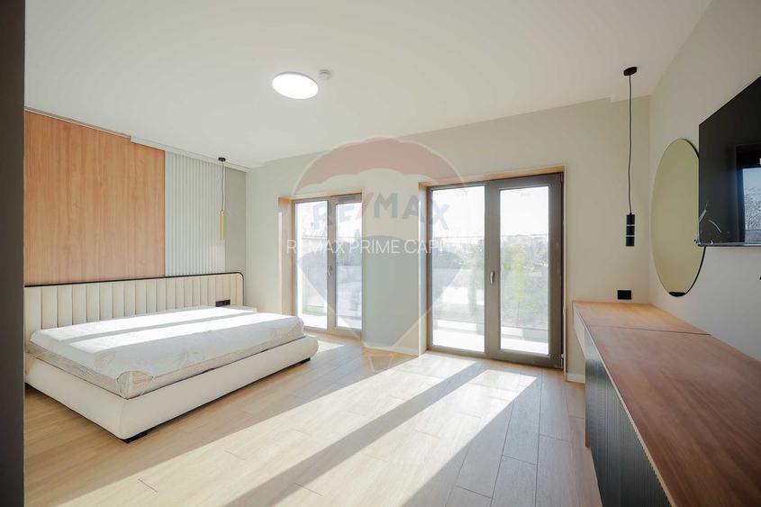 De vânzare Vilă cu 8 camere în Sânmartin, 290 mp util, teren 1100 mp - 38