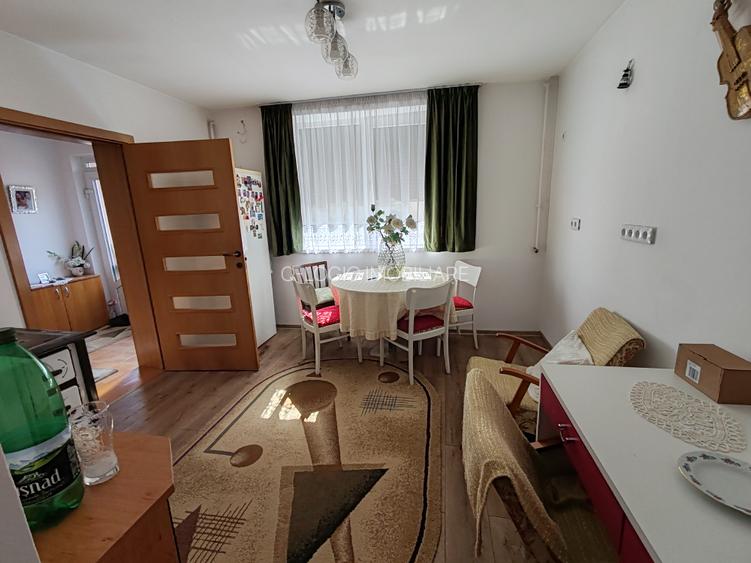 Casa 3 cmere libera la vanzare GHIMBAV - 14