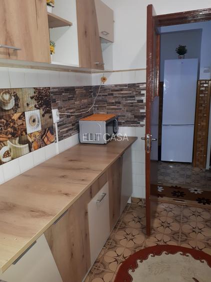 Apartament 2 camere, etaj 1/4, zona Podu Ros - 4