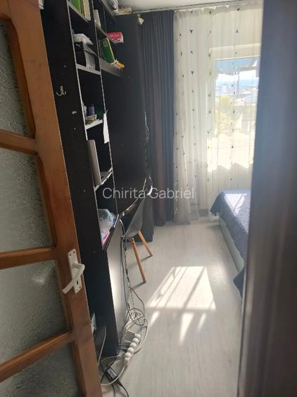Se vinde apartament 2 camere transformat în 3 - 5