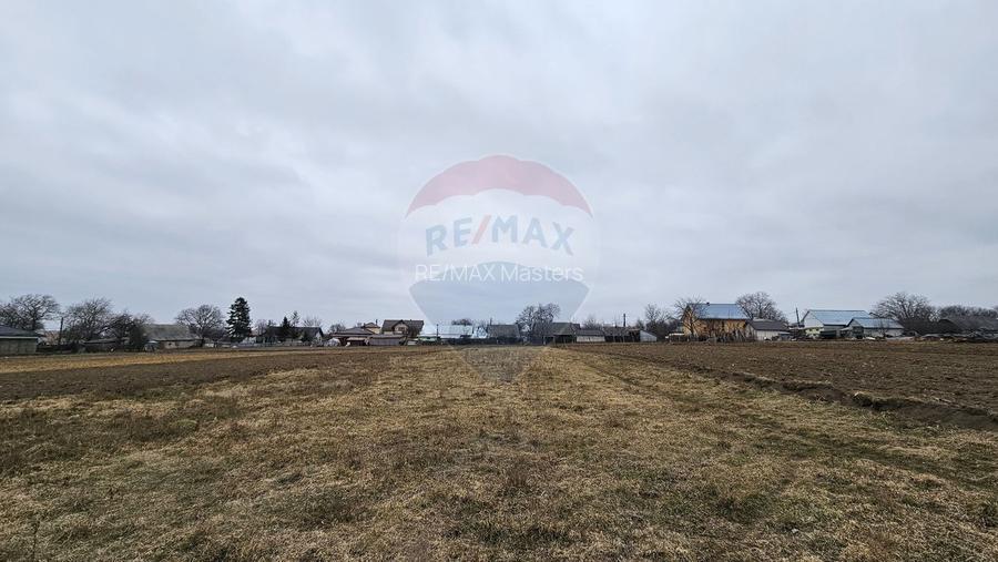 Casă / Vilă cu 12 camere, teren intravilan de 2869mp în Siminicea, SV - 14