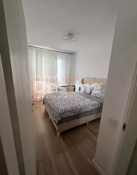 Apartament de Vânzare - 4