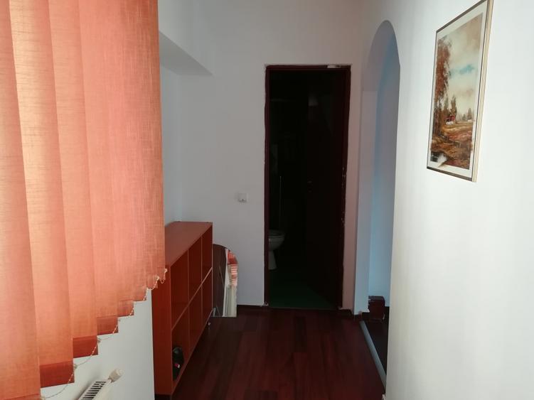 Apartament 4 camere cu priveliste deosebita zona Colinei