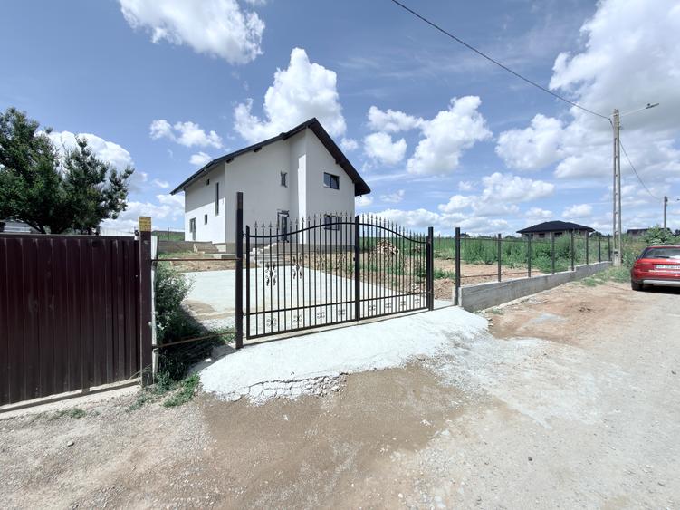 Casa noua cu etaj zona linistita in oras