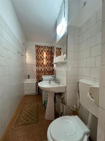 Apartament 3 camere decomandat si balcon Vasile Aaron - 9