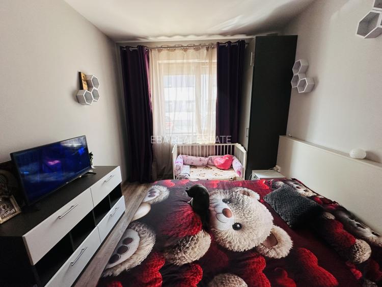 Super apartament cu 2 camere , decomandat, 53 mp , Crinului, Rosu - 8