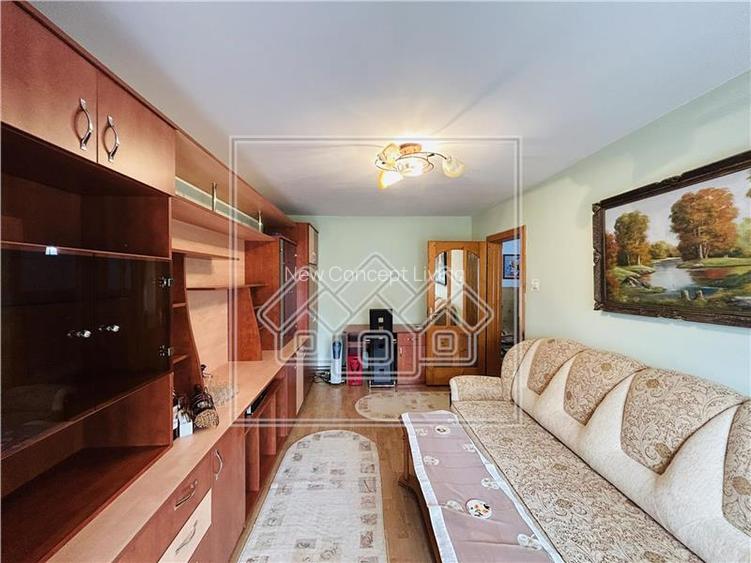 Apartament de vanzare in Sibiu - 3 camere, 2 balcoane + pivnita - - 7
