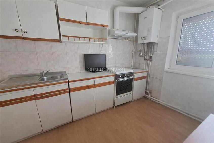 Apartament decomandat 3 camere 2 bai balcon zona Terezian - 9