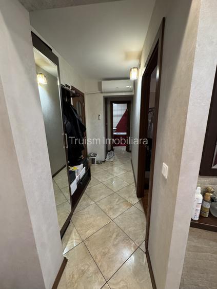 Apartament 3 camere, etaj 4/10, Marasesti  - 9