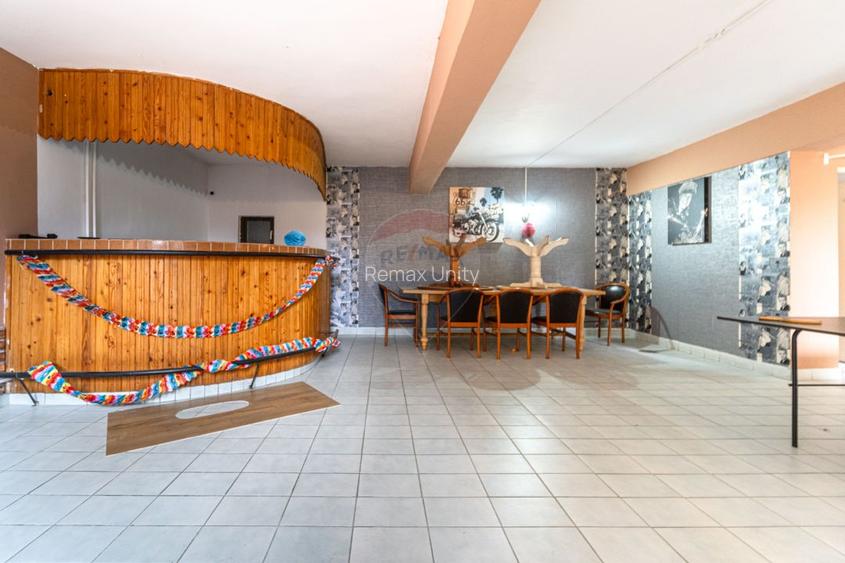 Unitate turistică cu 20 camere de vânzare în Timisu de Jos, DN1 - 7