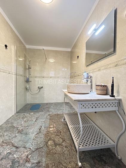 Pensiune Casa Eva Statiunea 2 Mai - 12 camere - teren 600 mp - 15