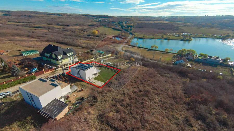 Casă modernă în stil mediteranean, cu terase și vedere la lac – Paleu - 2