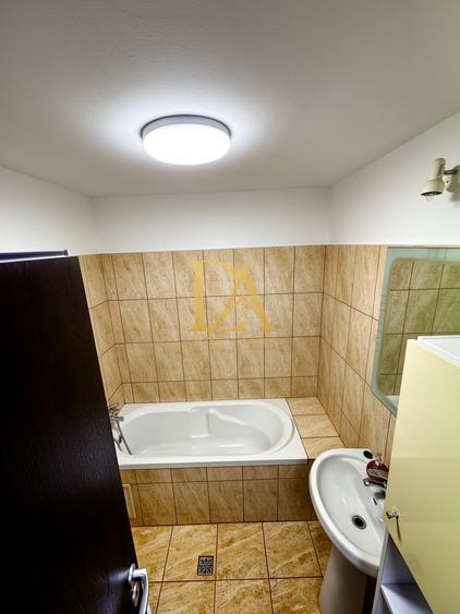 Apartament 2 camere (compartimentare tip 3 camere) Bloc 2012 Etaj 1