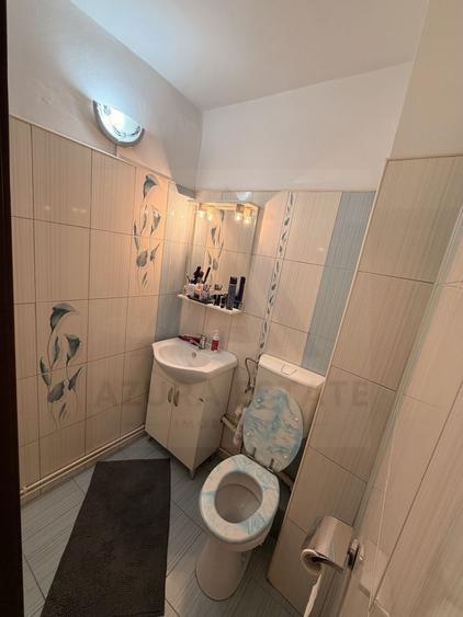 Apartament 4 camere 75 mp cu balcon si pivnita pe b-dul Mihai Viteazu