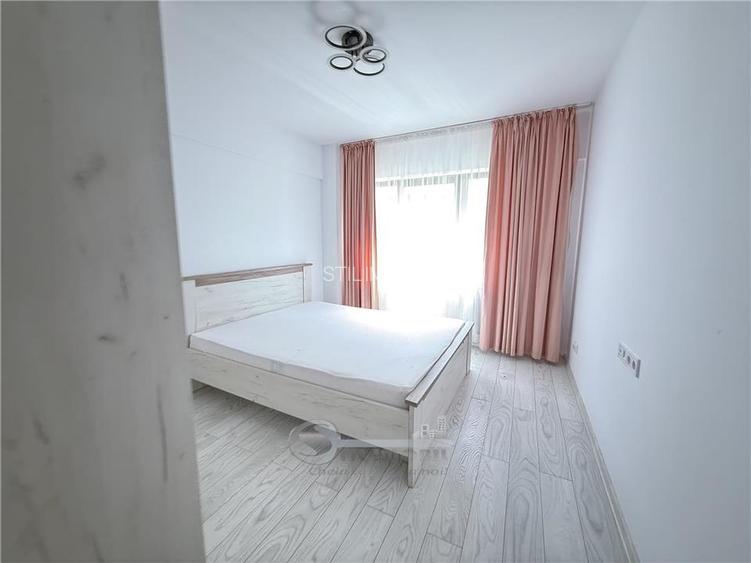 2 CAM BUCIUM INTABULAT PE IASI , GEAM LA BAIE, MOBILAT UTILAT - 7
