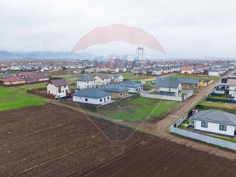 Casă spațioasă de vânzare | 4 camere | 120 mp util - 500 mp teren - 22