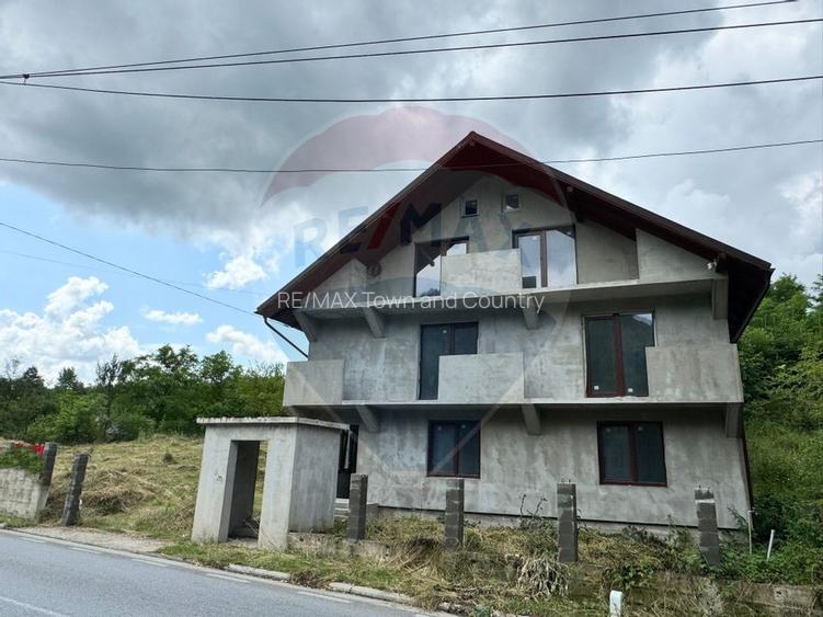 Casă / Vilă cu 7 camere de vânzare - 17