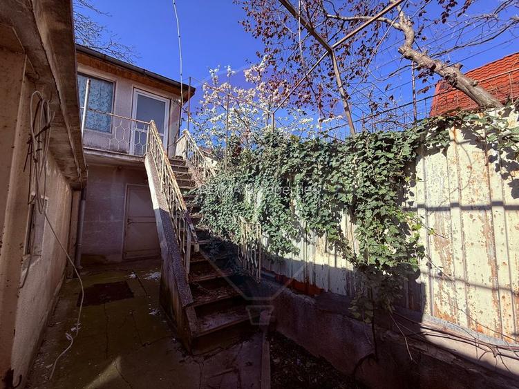 Casă de vanzare cu curte | 4 camere | Zona Gorjului | Teren generos - 21