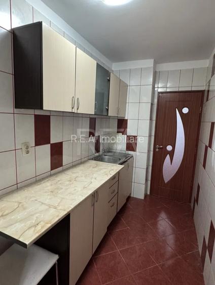 Garsonieră decomandată de vânzare | 41,6 mp total | Metrou la 5 minute - 5