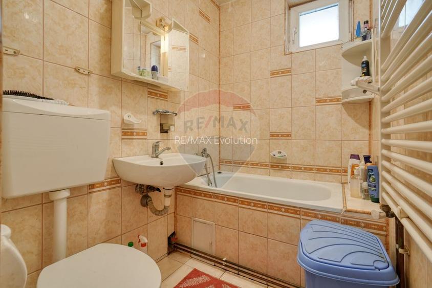 Casă / Vilă cu 6 camere de vânzare în zona Bartolomeu - 12