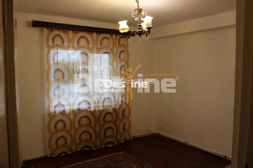 Apartament 3 camere decomandat de 61 mp 2 băi la parter cartier Favorit - Roman - 10