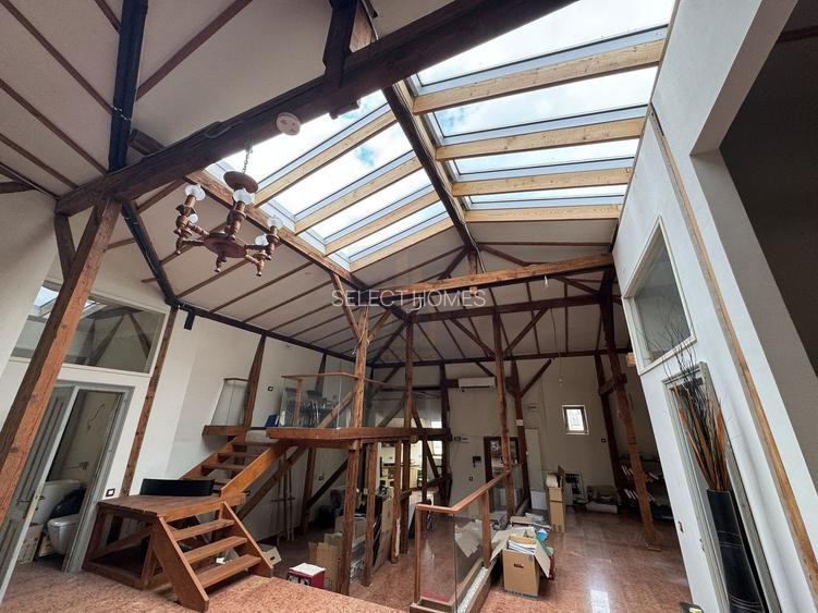 Vila istorica de vanzare in zona *Unirii* | 21 camere | curte, garaj - 50