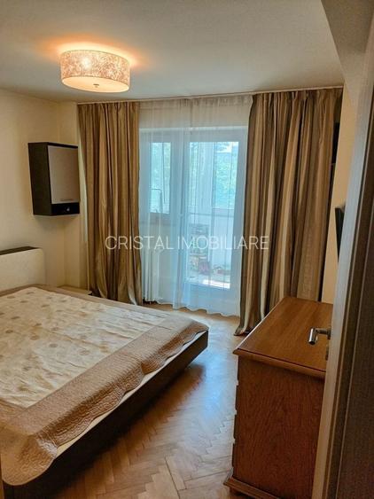 Apartament 3 camere de vanzare , et.2, 70 mp, renovat, zona Panduri - 2