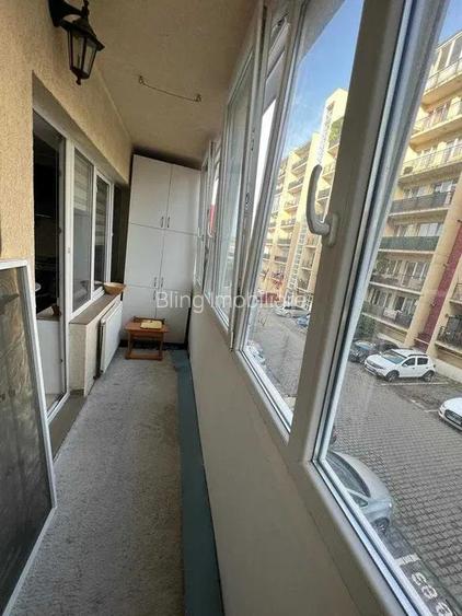 Apartament cu 2 camere, 50 mp, etaj intermediar, cu parcare, zona Petrom - 4