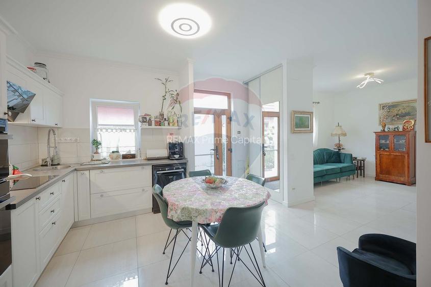 5 camere, central Nicolae Jiga, retras de la stradă, de vânzare - 2