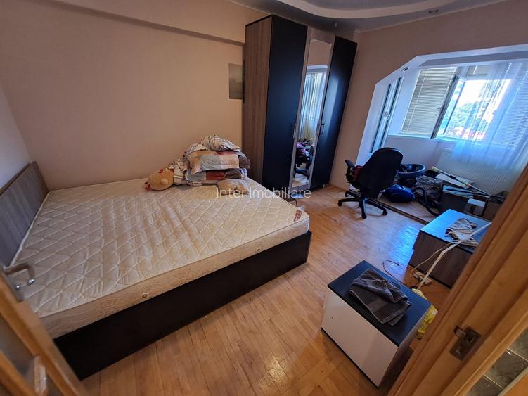 PACURARI MAOARA DE FOC 3 CAMERE DECOMANDAT ET.3 BLOC 1985  71 MP  COD 161977 - 5