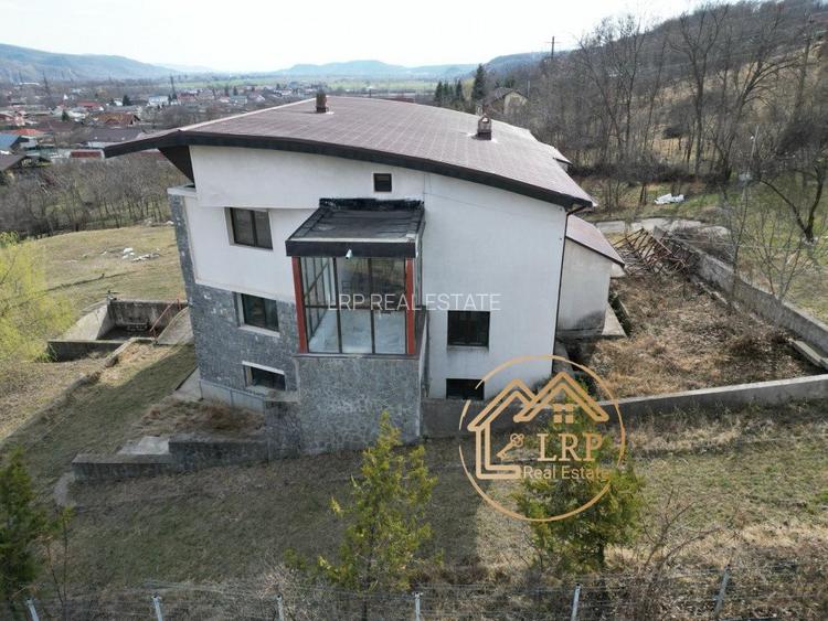 Valenii de Munte-Vila 13 camere, 6500mp teren, ideal business - 8