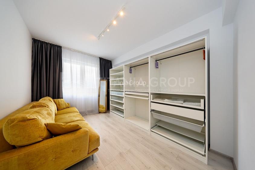 Apartament cu 3 camere, 2 bai, mobilat lux , parcare - zona Coresi - 7