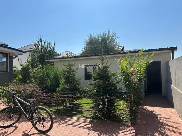 Vilă individuală  | 5 camere | 4 dormitoare cu băi proprii | Garaj | - 20