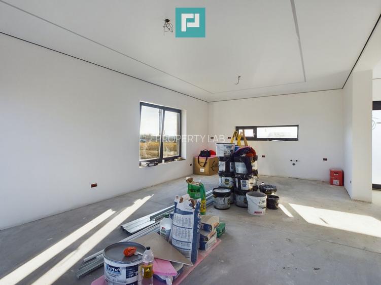 Vilă modernă în Șofronea - 12