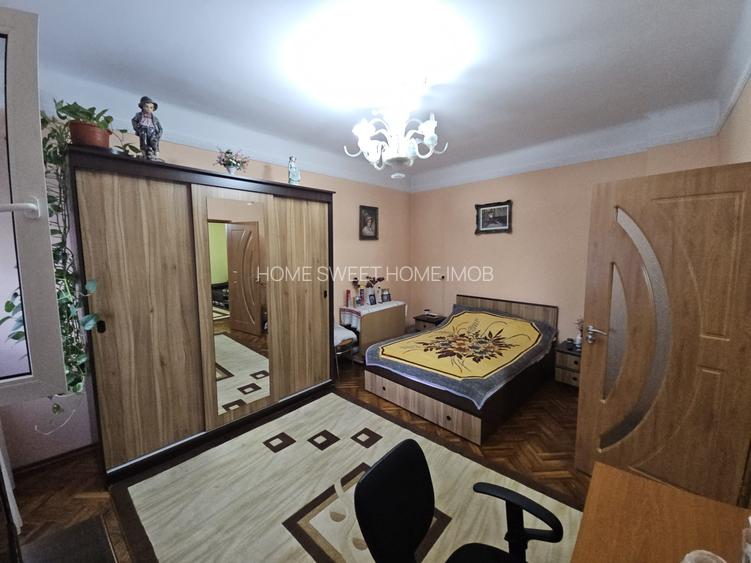 Casa cu 2 apartamente 3 cam | 140 mp | 3 Boxe +17mp | pod +45 mp | Decebal - 30