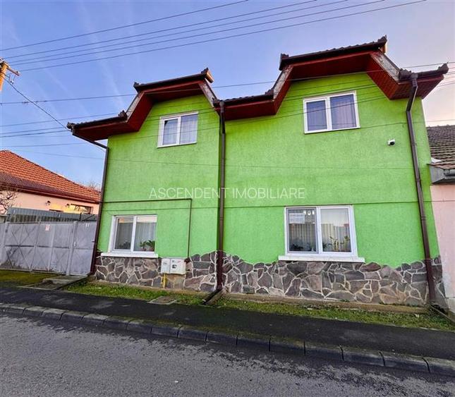 Casa potential:locuire multifamiliala,activitati comerciale,birouri,677 mp teren - 38