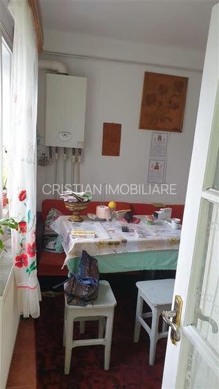 zona Grivitei-Pta Mare Vila P+1, 6 camere, 2 bai teren 242mp deschidere 10 m la - 12