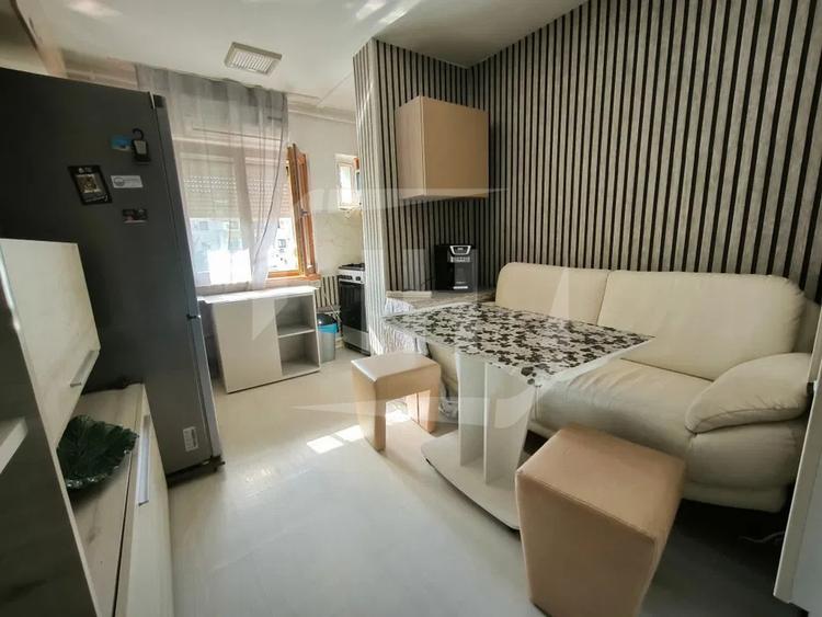 Apartament 3 camere, 2 balcoane, etaj 2 in cartier Intre Lacuri