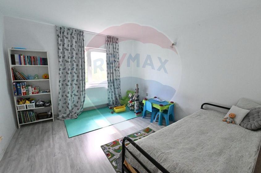 P+E+M cu 7 camere, Bariera Valcii in proximitatea Spitalului Regional