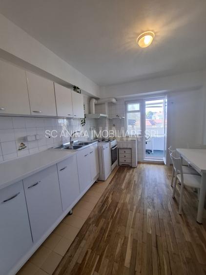 Apartament 4 camere, 3 balcoane, parcare in Piața Cipariu - 2