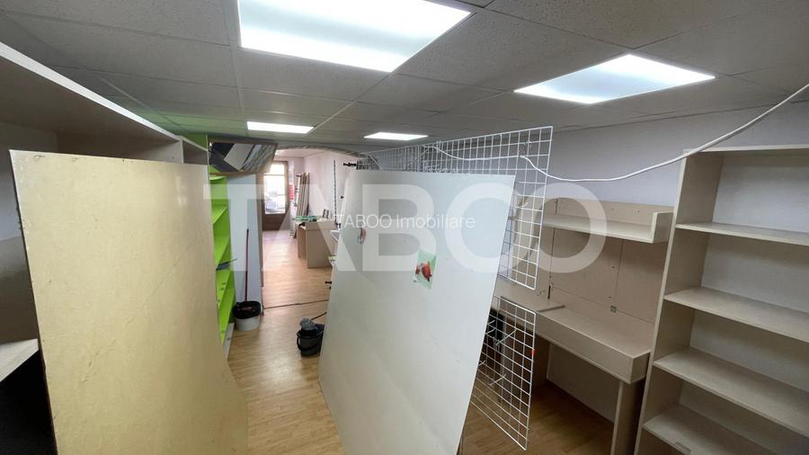 Spatiu comercial de inchiriat–central trafic pietonal vitrina - 3