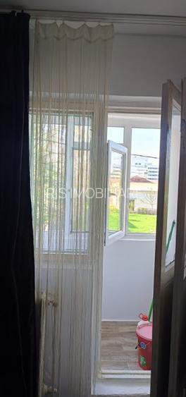 Garsoniera, Gara internationala - 6