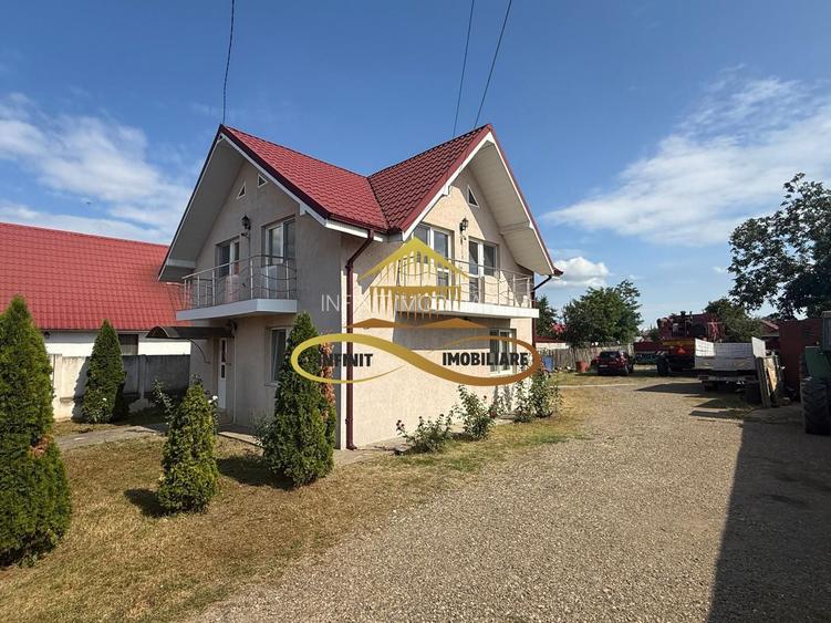 Casa de vanzare in Bacau Saucesti spatioasă cu etaj separat - 24