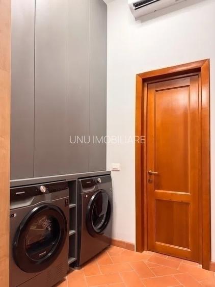 3 Camere 113mp Bloc 2009 zona Cug - 6