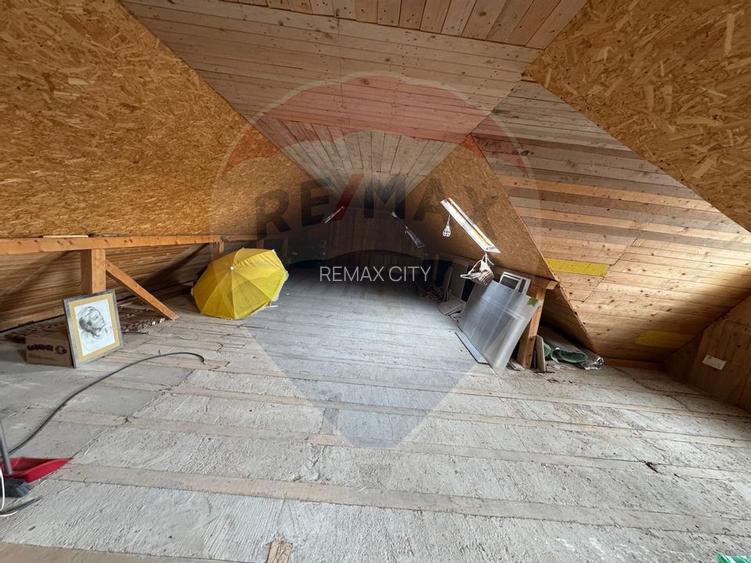 Casă / Vilă cu 6 camere de vânzare în zona Darmanesti - 34